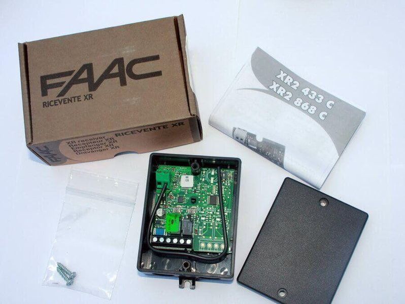 Зовнішній  4-х канальный приемник FAAC XR4 868 МГц 787750 фото